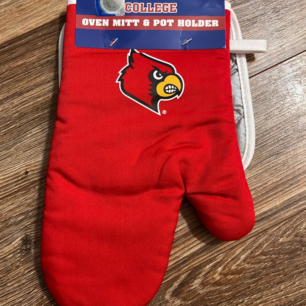 College Louisville Cardinals Red Oven Mitt & Pot Holder